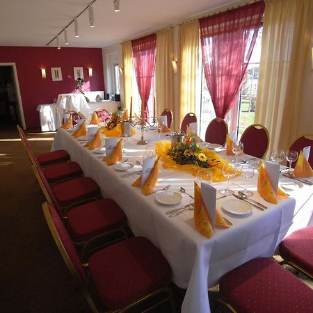 Land-Gut-Hotel Restaurant Kreuz Meyer Stuhr Esterno foto