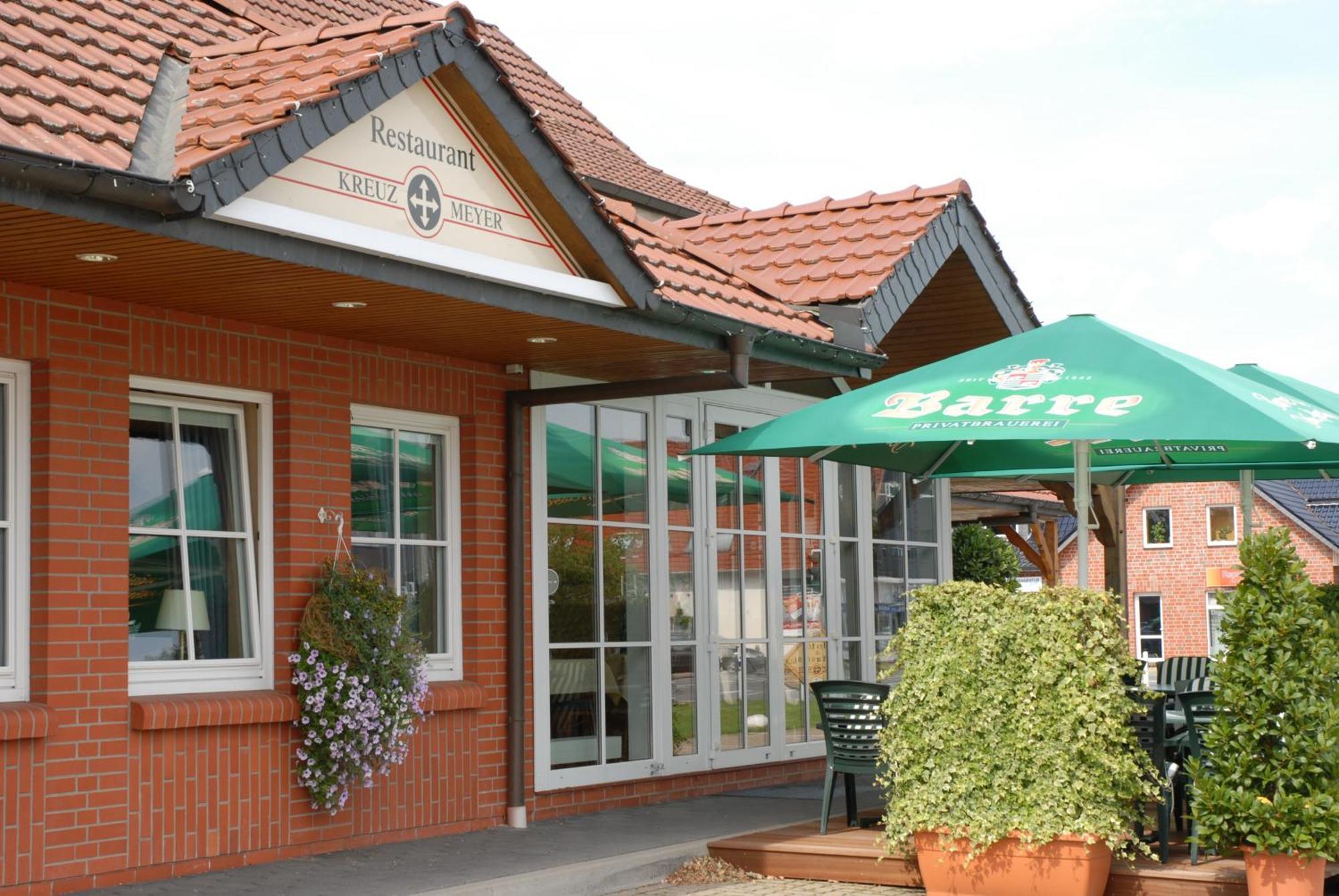 Land-Gut-Hotel Restaurant Kreuz Meyer Stuhr Esterno foto